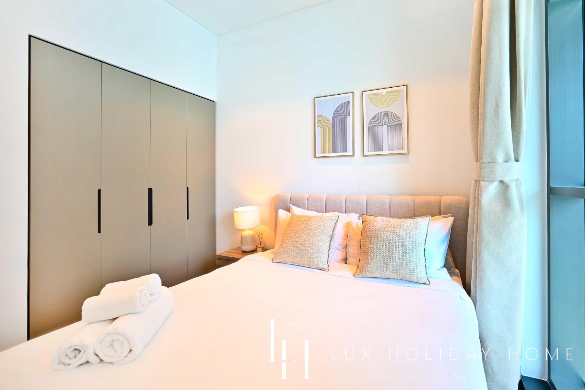 Lux The 15 Northside Burj Khalifa View Apartment