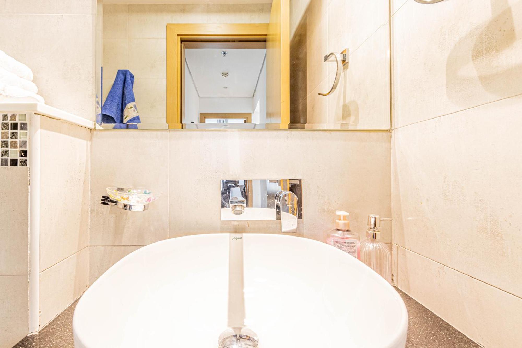 Sophisticated 1br In Oxford * Dubai