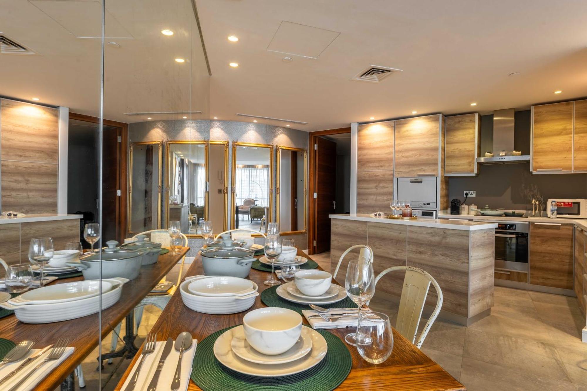 Stunning 3-bedroom Marina View Apartment *