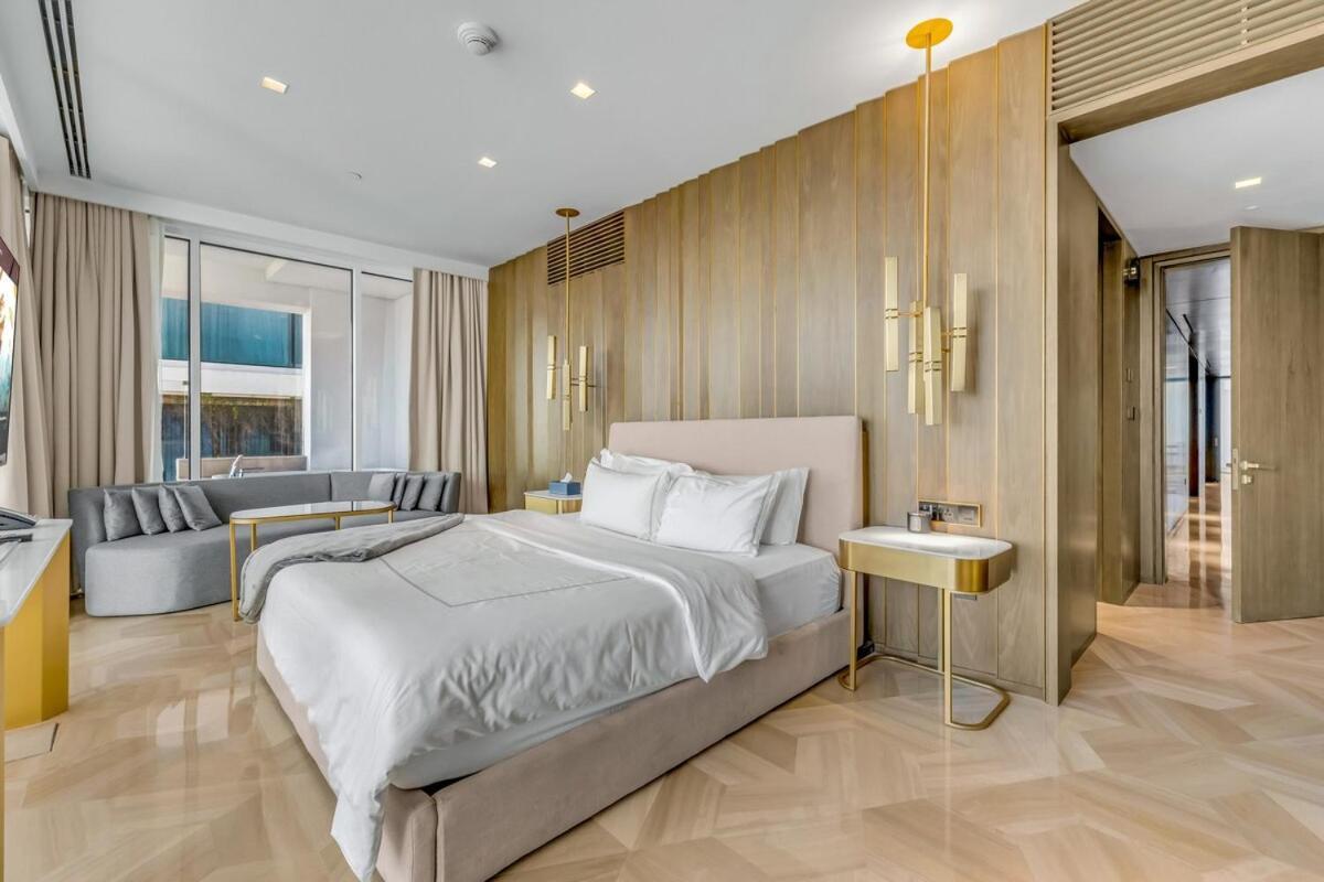 Luxury Penthouses View At Five *