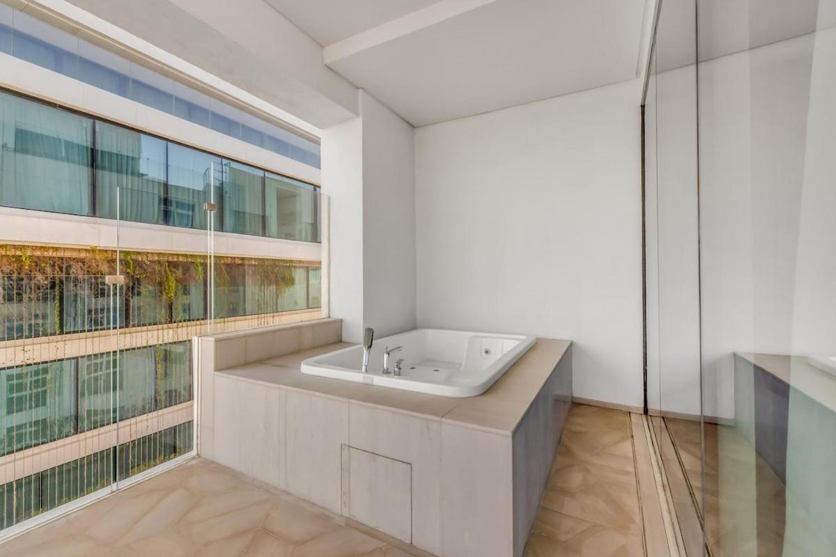 Luxury Penthouses View At Five * Dubai