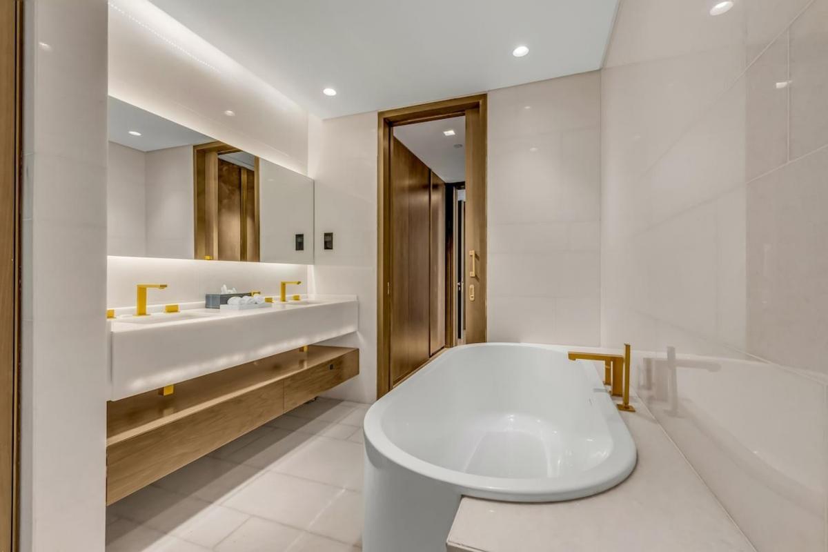 Luxury Penthouses View At Five Apartment