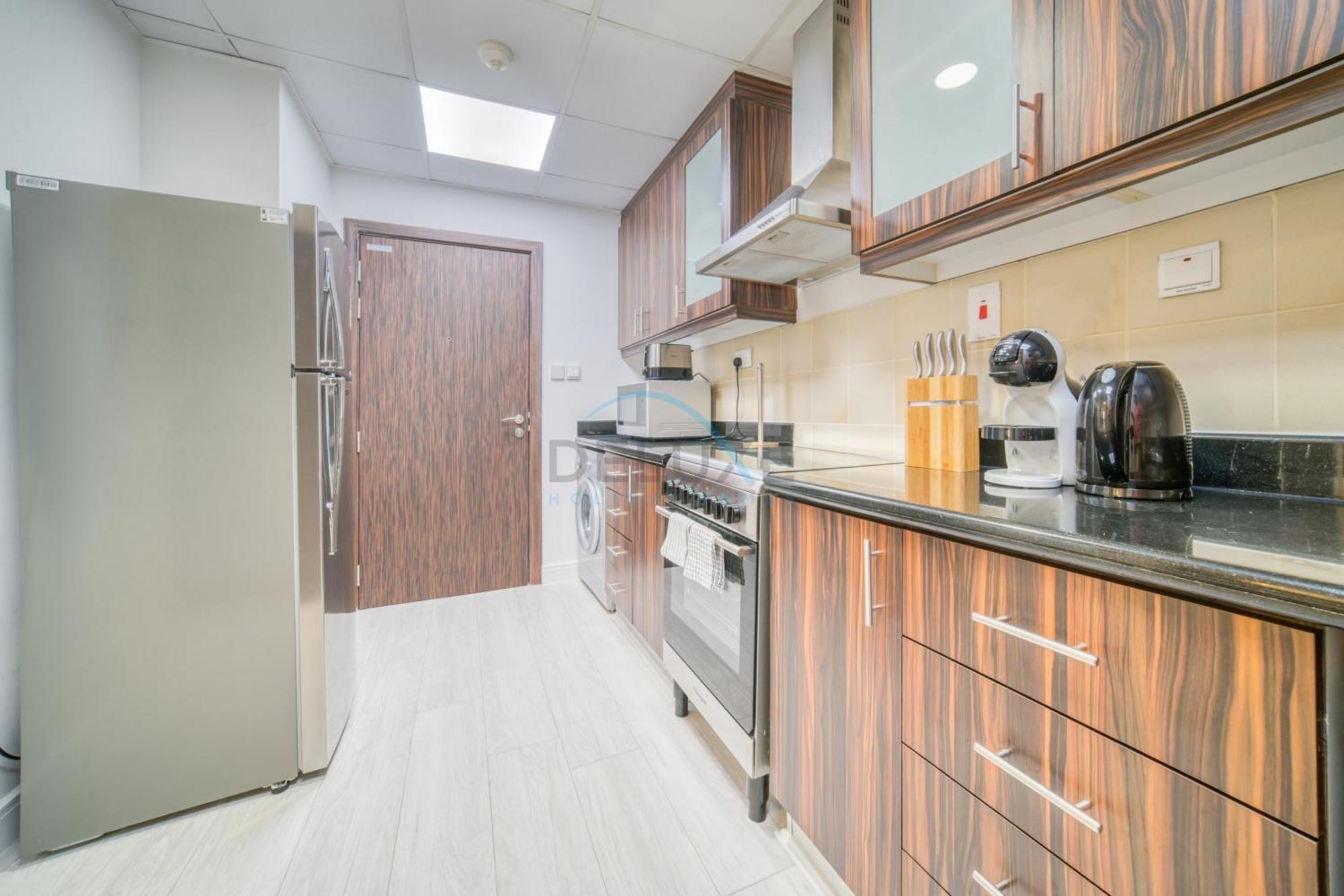 High Floor 2br With A View Of The Marina Canal Steps Away From The , Shams 1, Jbr By Deluxe Homes Apartment *