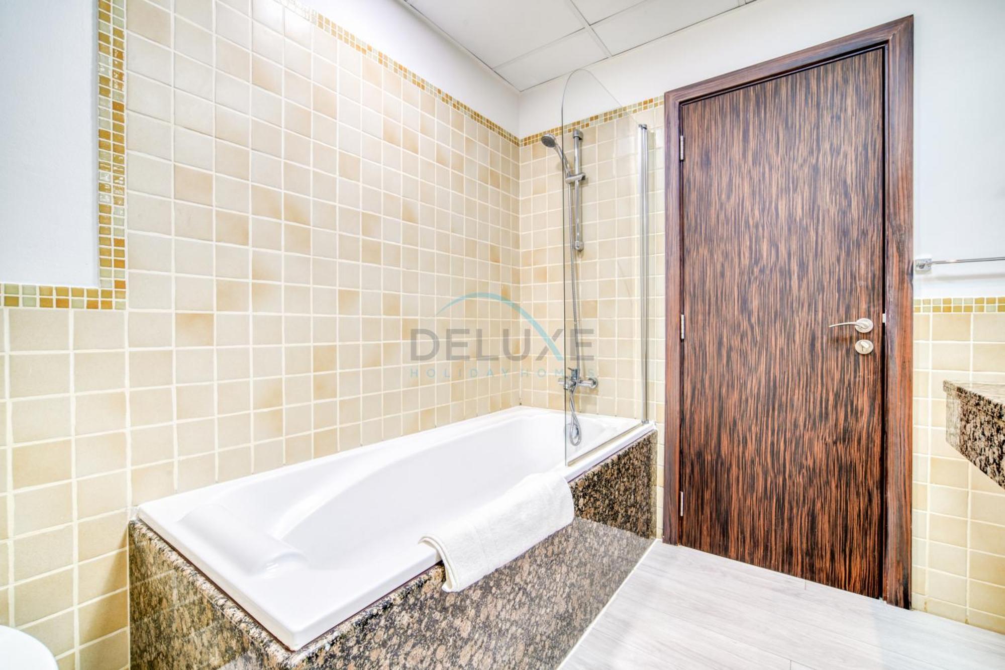 High Floor 2br With A View Of The Marina Canal Steps Away From The , Shams 1, Jbr By Deluxe Homes Apartment Dubai