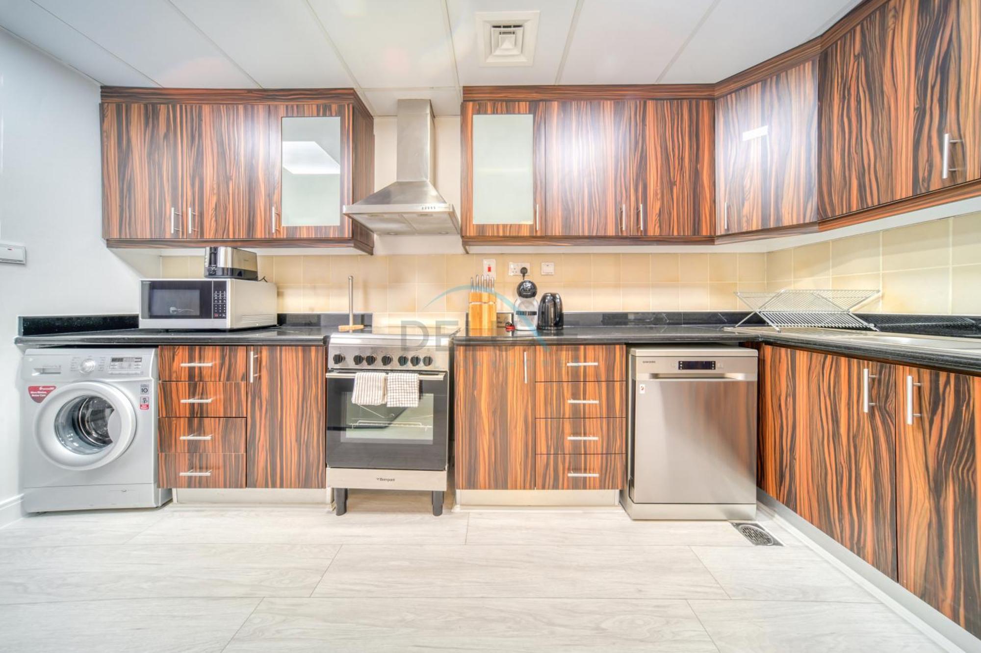 High Floor 2br With A View Of The Marina Canal Steps Away From The , Shams 1, Jbr By Deluxe Homes Apartment Dubai
