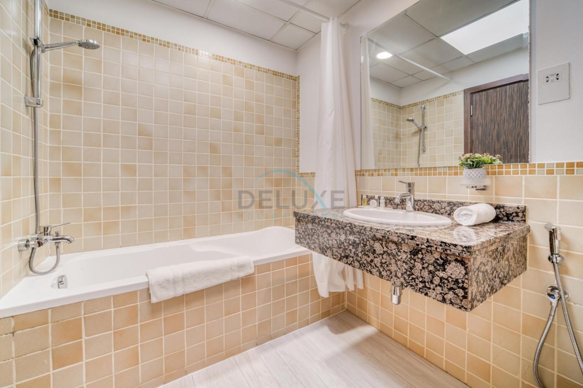 High Floor 2br With A View Of The Marina Canal Steps Away From The , Shams 1, Jbr By Deluxe Homes Apartment
