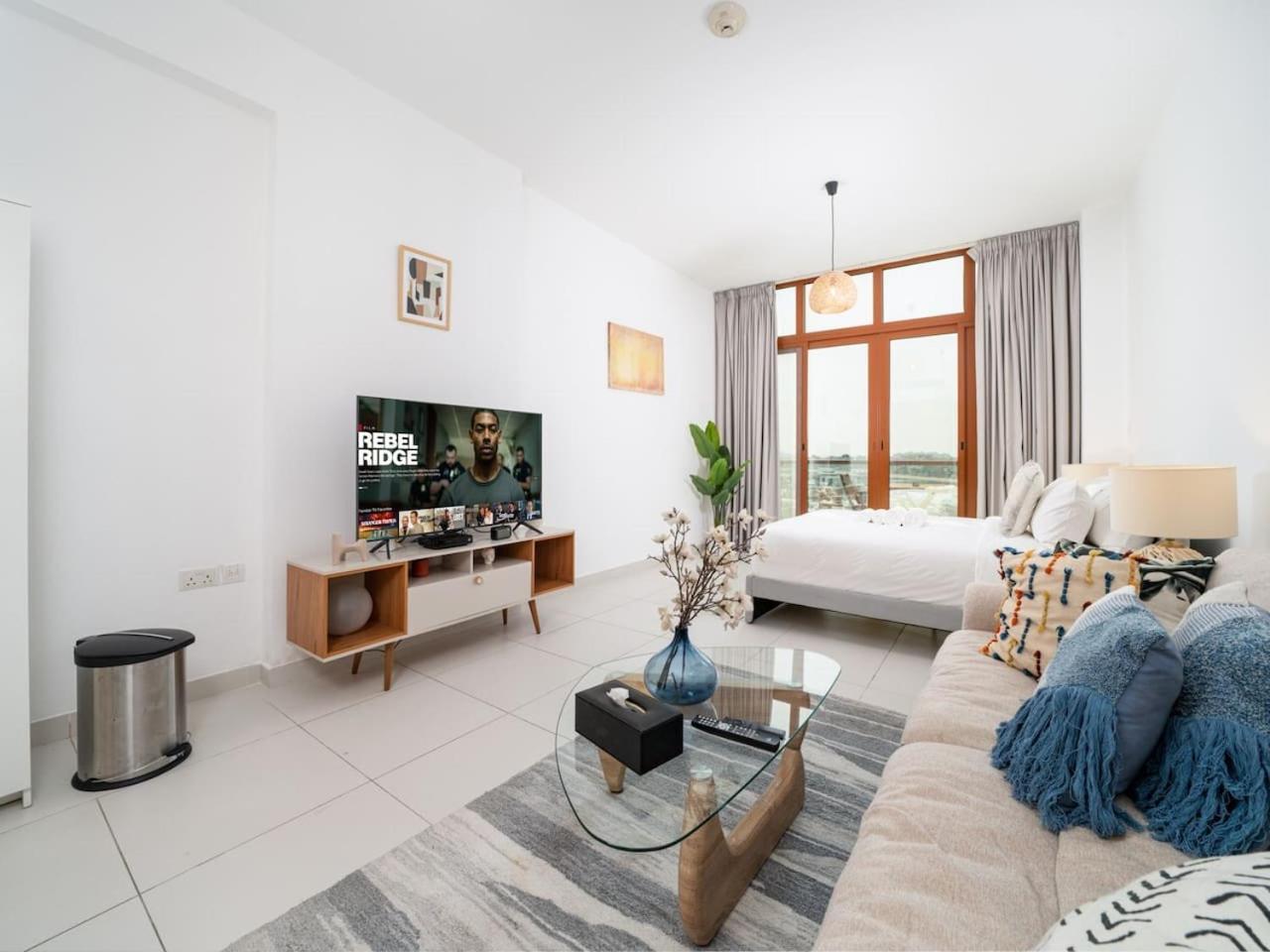 Chic Waterfront In Palm Views West