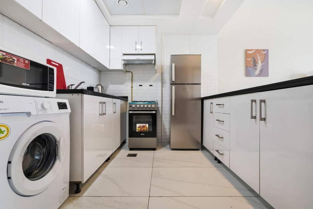 Super Elegant 1bhk - Bnh Tower * Dubai