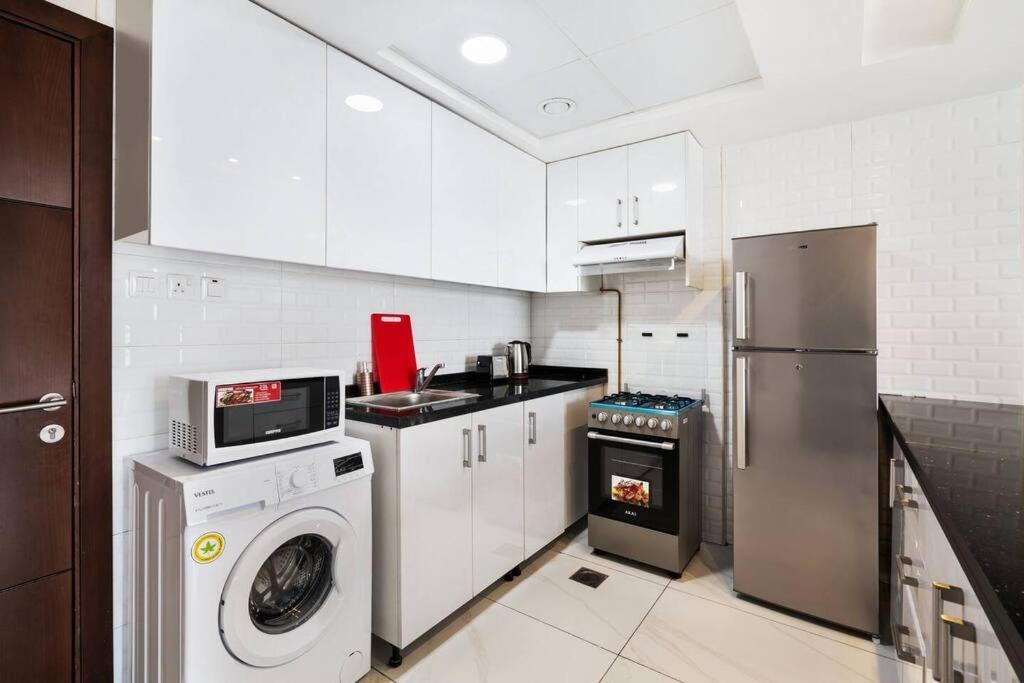 Super Elegant 1bhk - Bnh Tower Apartment