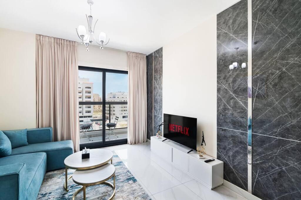 Super Elegant 1bhk - Bnh Tower *