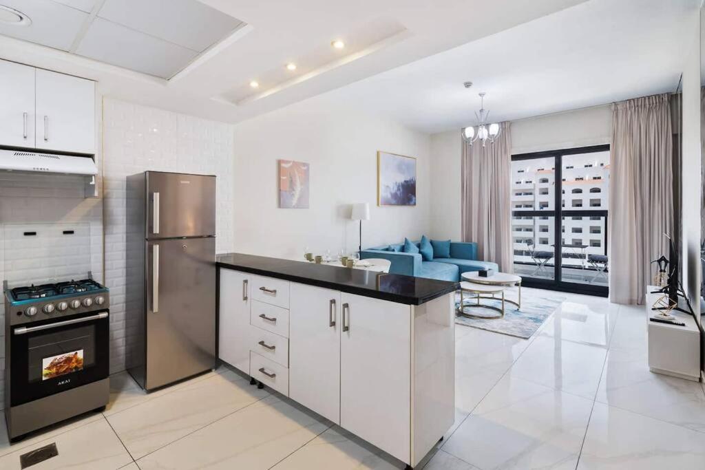 Super Elegant 1bhk - Bnh Tower