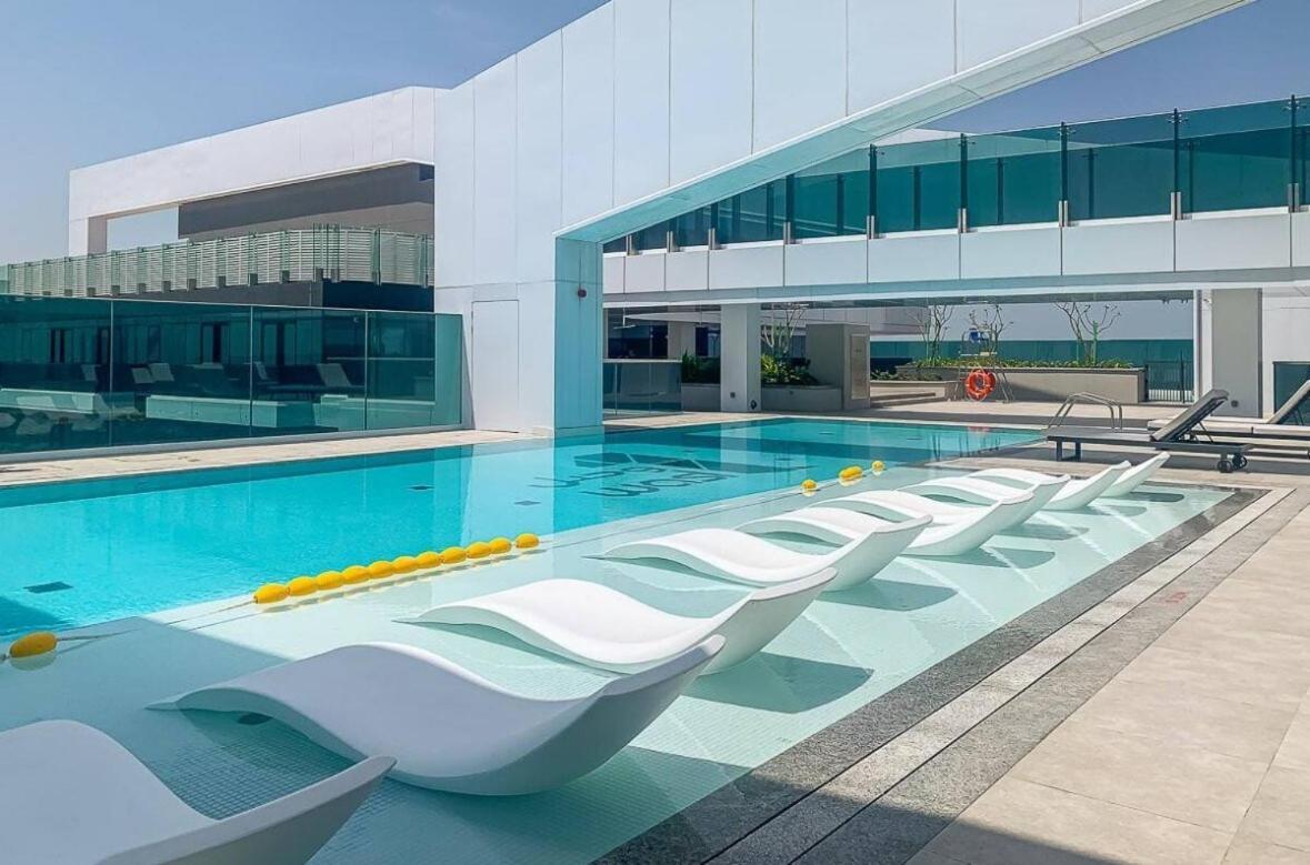 Luxury 1 Bed In The Heart Of The City! Free Wifi Apartment Dubai