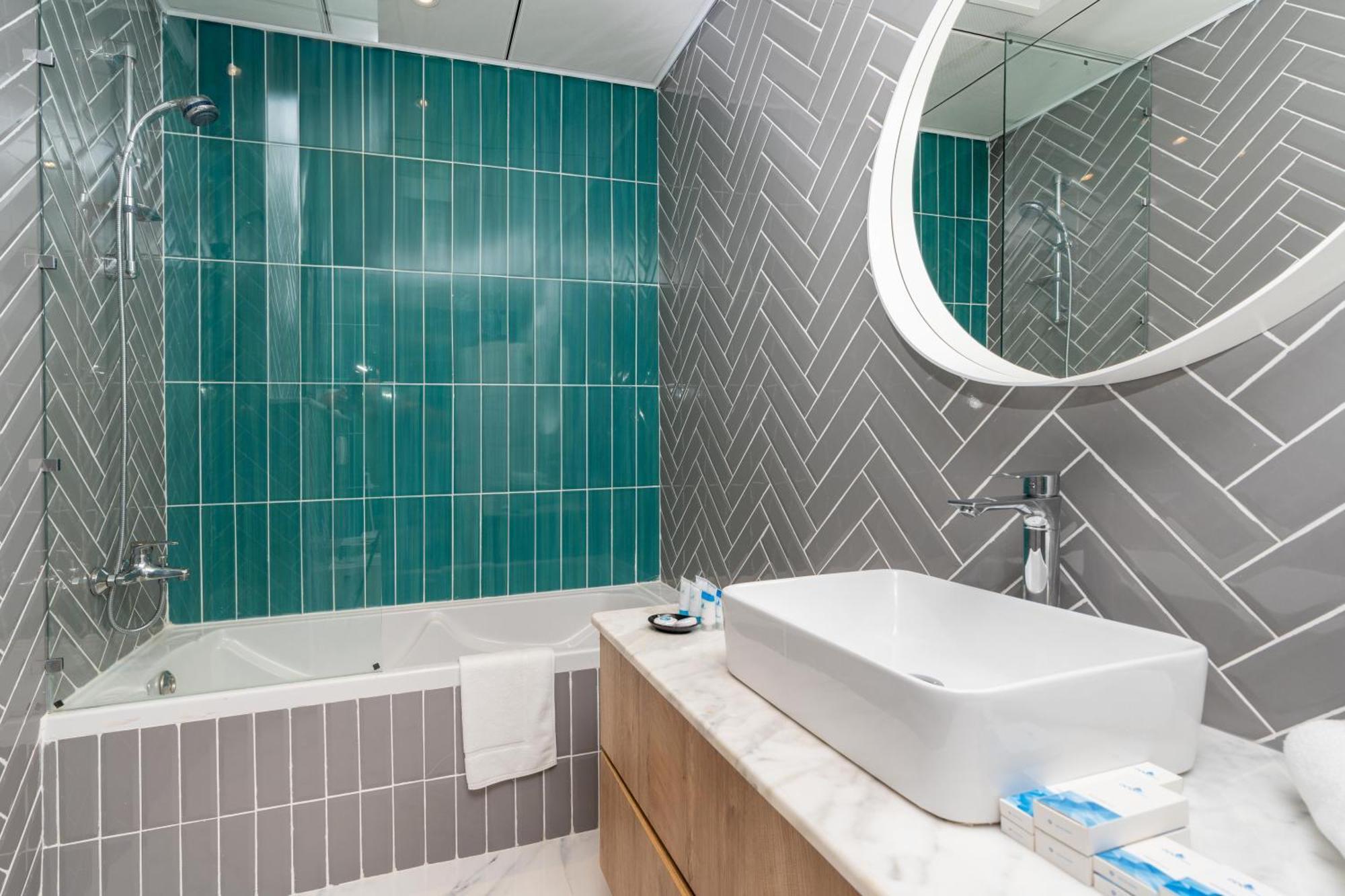 Samaya - Marina Walk Luxurious Apts
