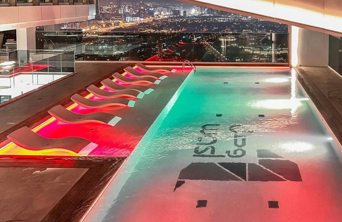 Luxury 1 Bed In The Heart Of The City! Free Wifi Apartment Dubai