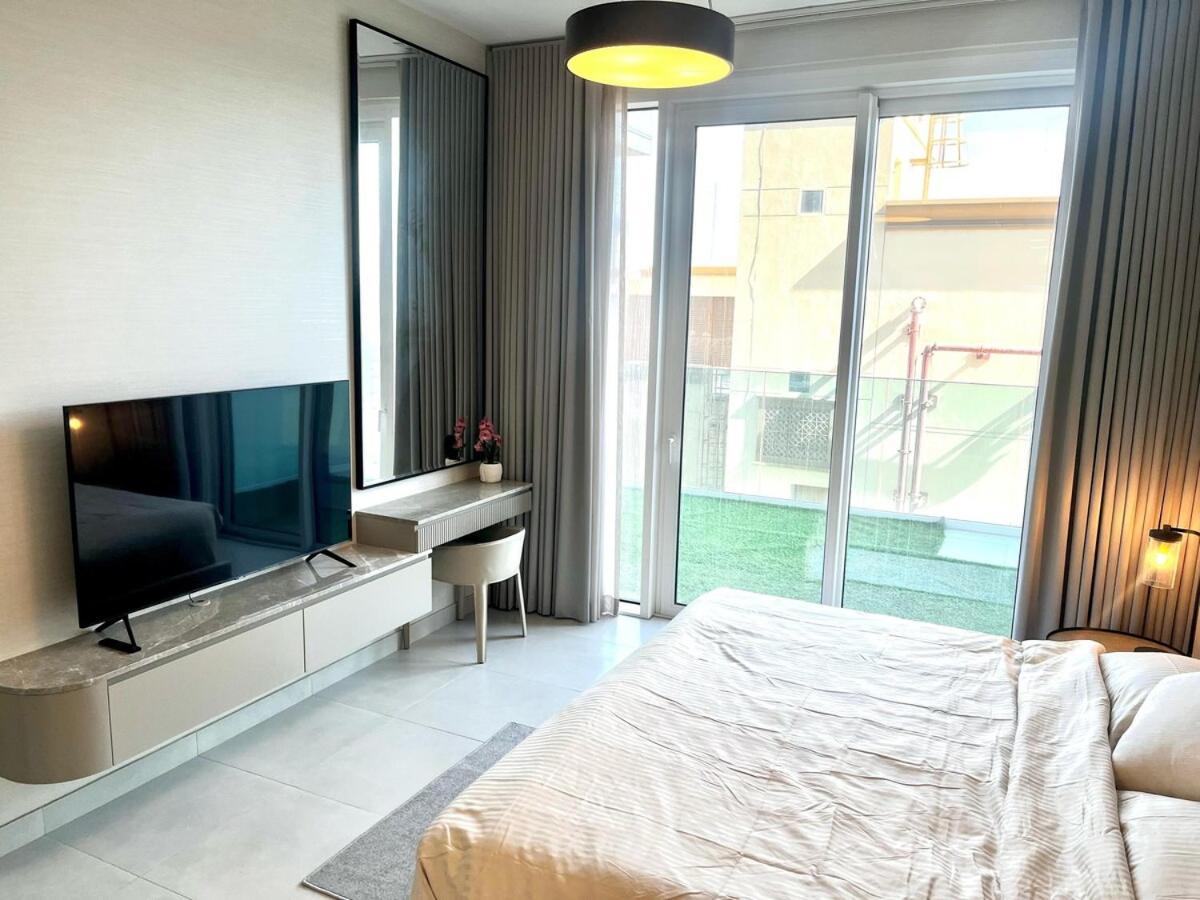 Luxury 1 Bed In The Heart Of The City! Free Wifi Apartment Dubai