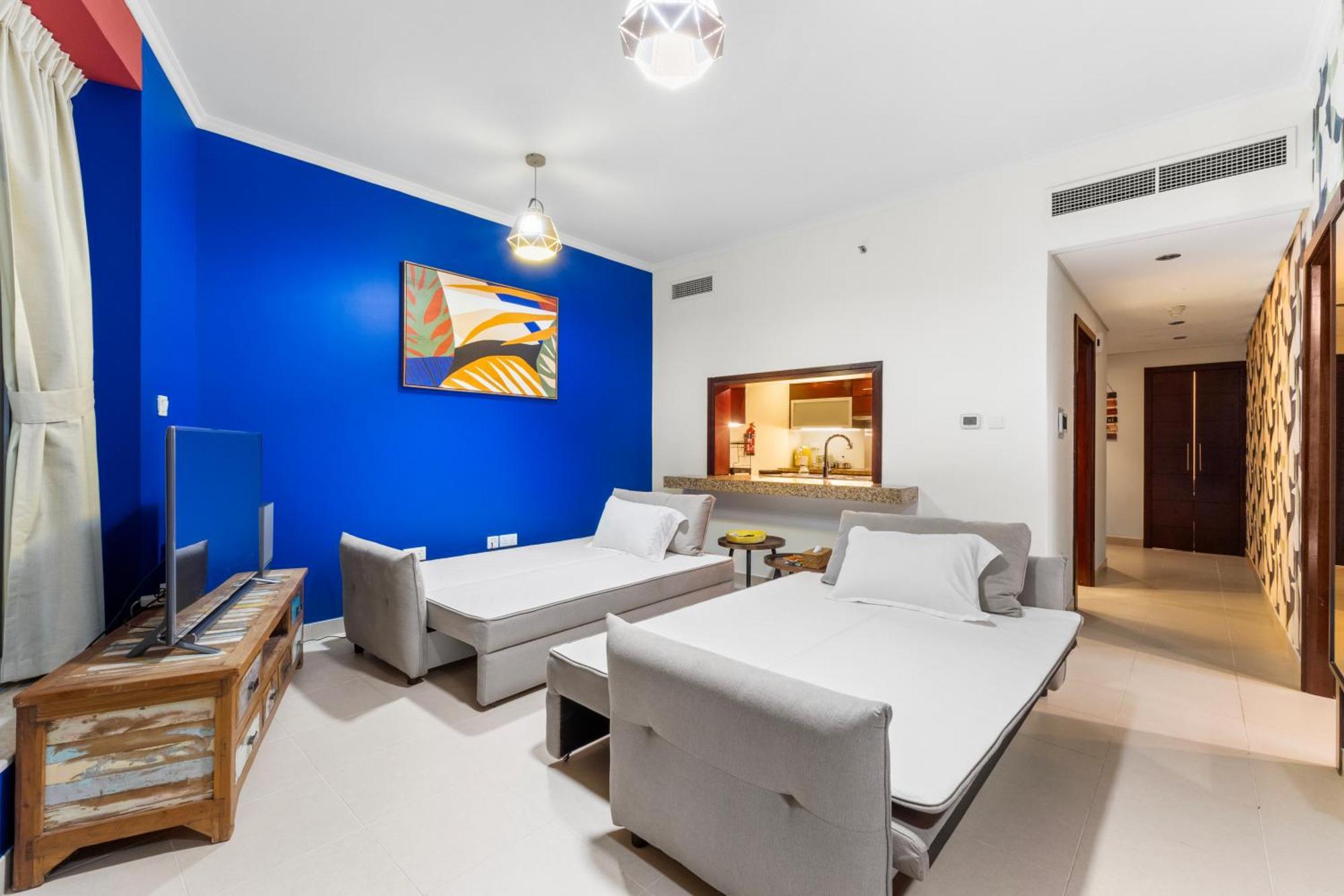 Flash Sale- Burj Khalifa View- 5mn Walk To Mall - Burj Views Tower- Stylish 1bdr Apartment- Convenient Location *