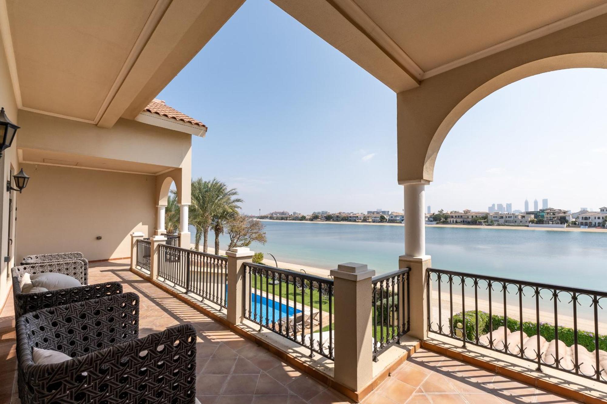 Frond D, Palm Villa, Palm Jumeirah - Mint Villa Dubai