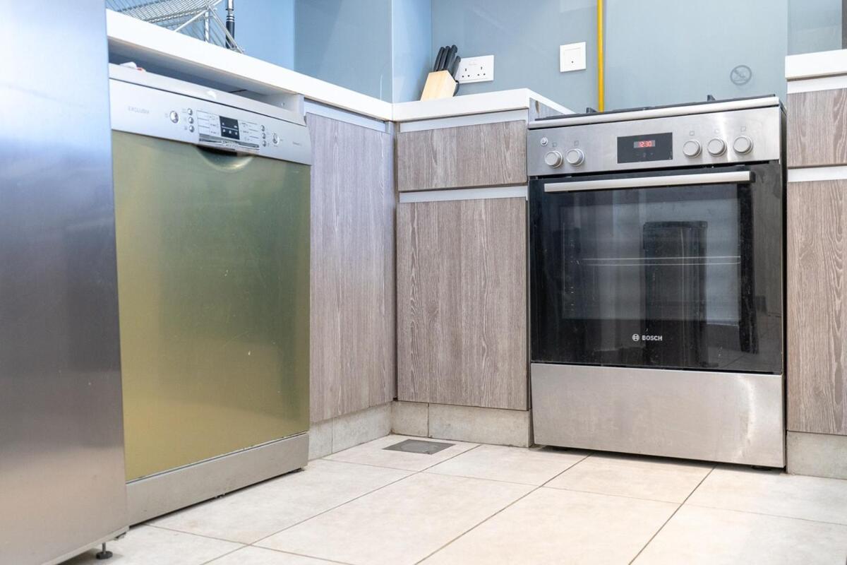 Stylish 2-bedroom Perfect For Family In Jvc *