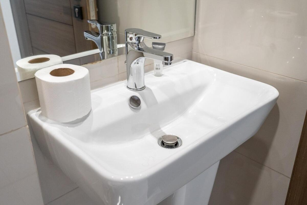 Stylish 2-bedroom Perfect For Family In Jvc Apartment *