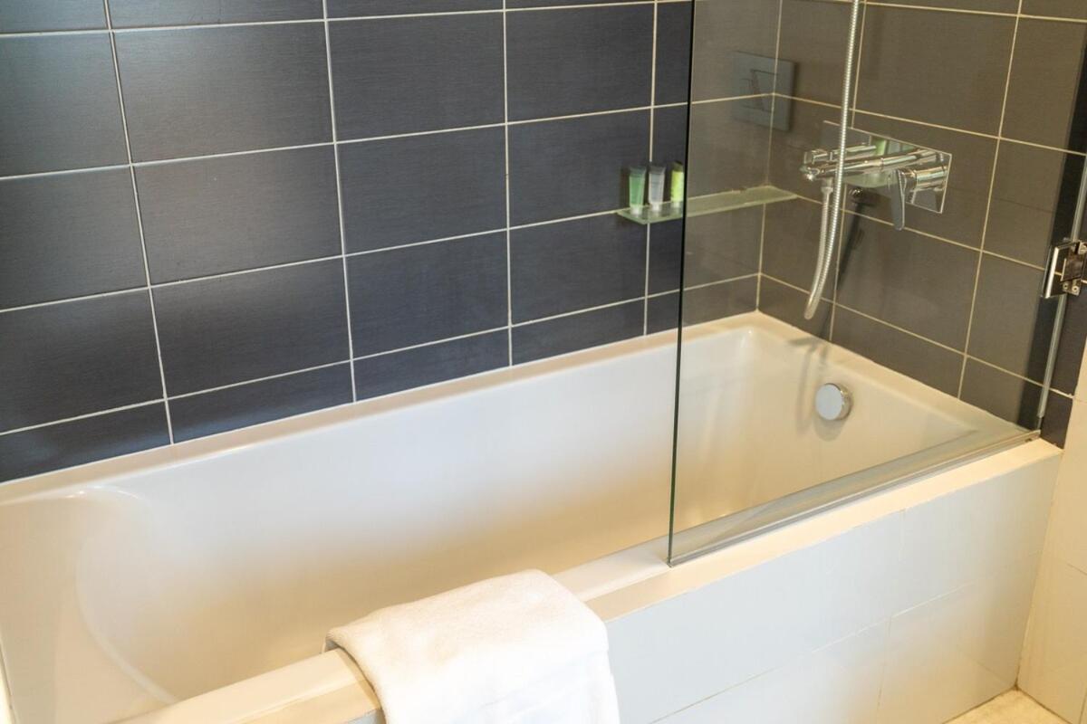 Stylish 2-bedroom Perfect For Family In Jvc Apartment *