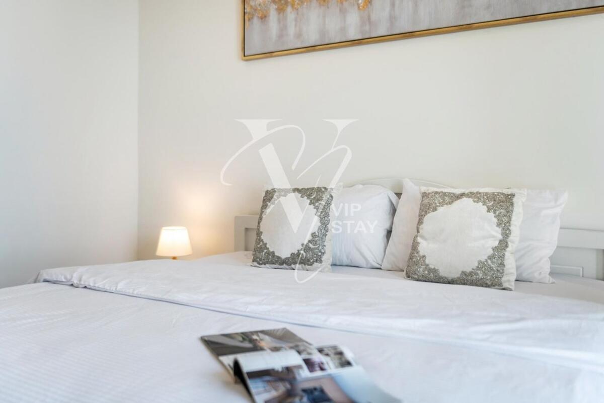 Burj Royale-modern 1bdr With Balcony In Downtown Dubai