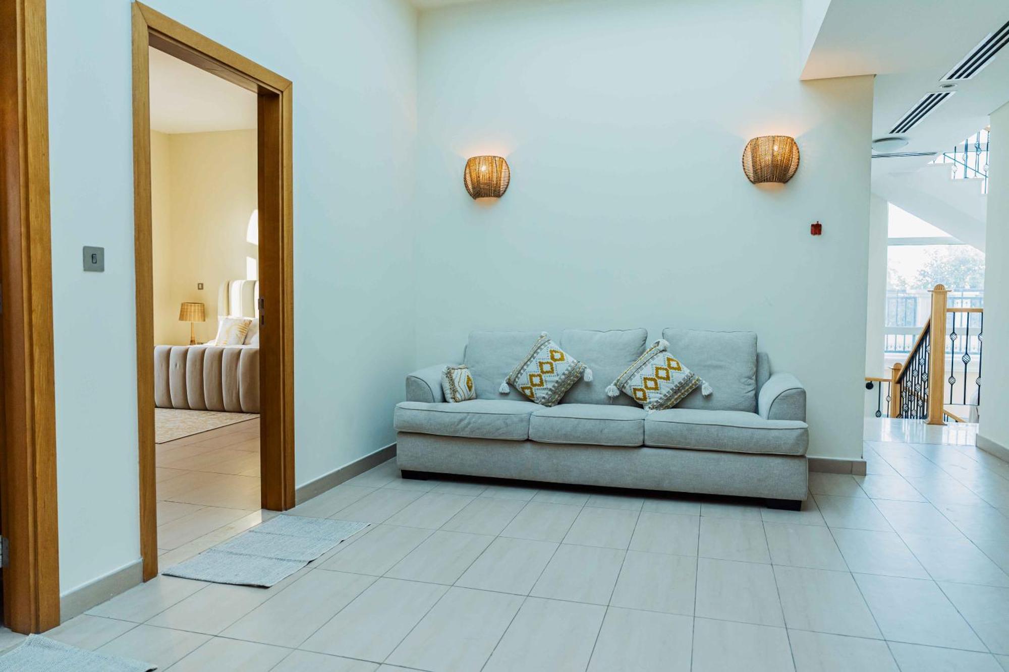 Villa Stunning 4br Jumeira Park With Pool And Jacuzzi Dubai