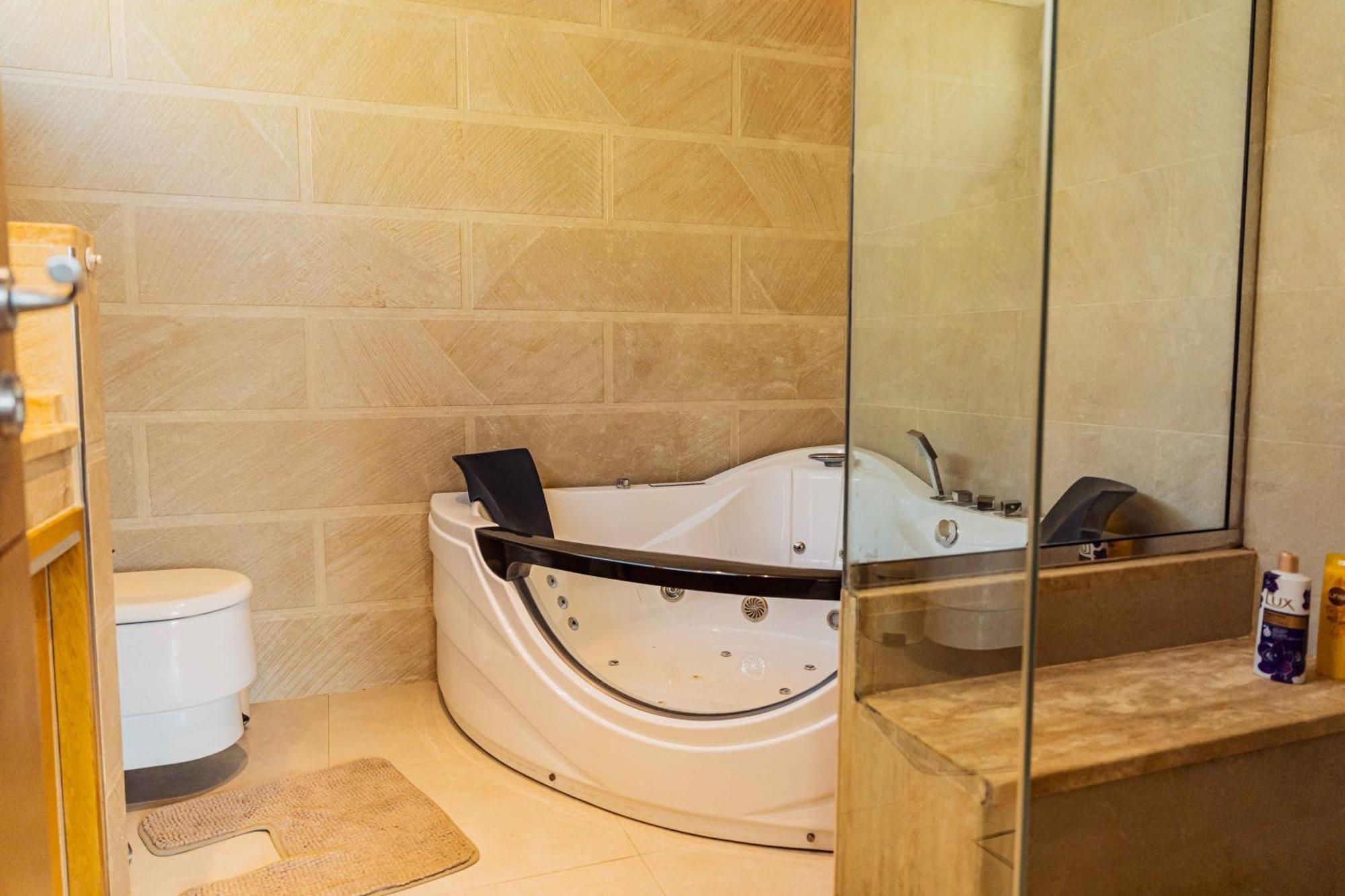 Stunning 4br Jumeira Park With Pool And Jacuzzi Villa
