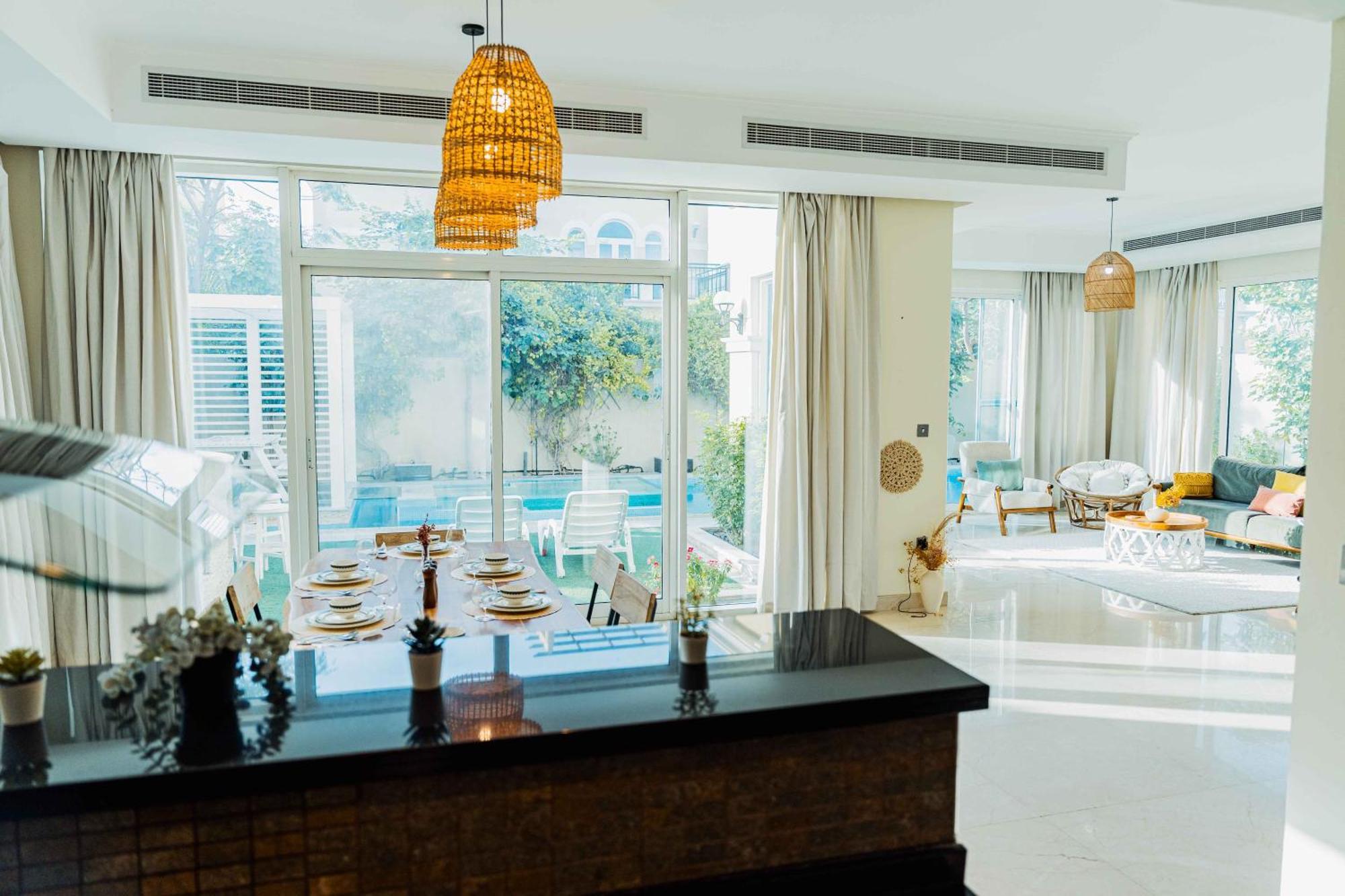 Stunning 4br Jumeira Park With Pool And Jacuzzi Villa Dubai