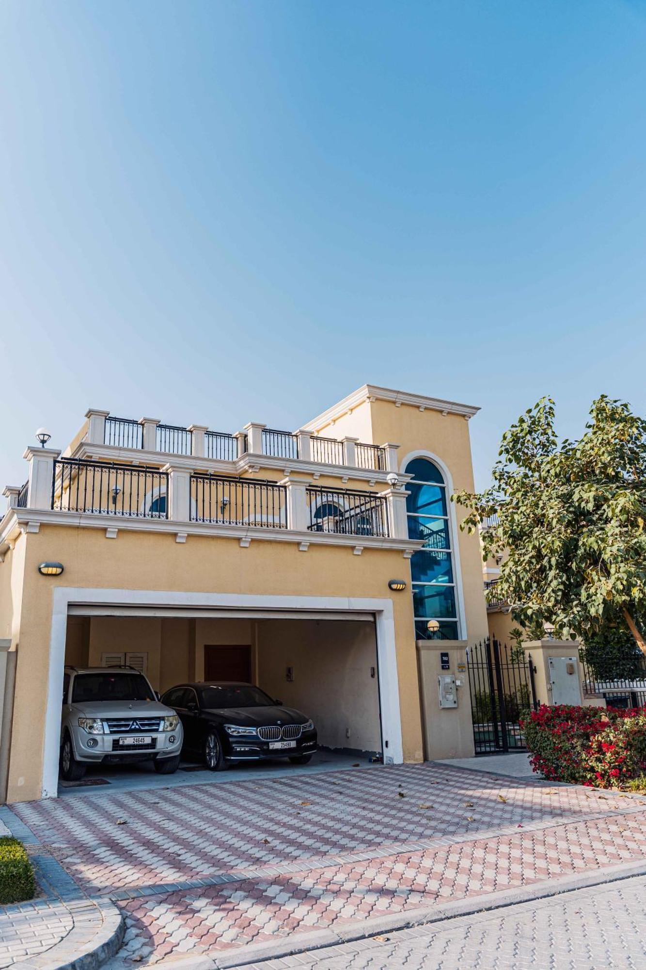 Stunning 4br Jumeira Park With Pool And Jacuzzi Villa Dubai