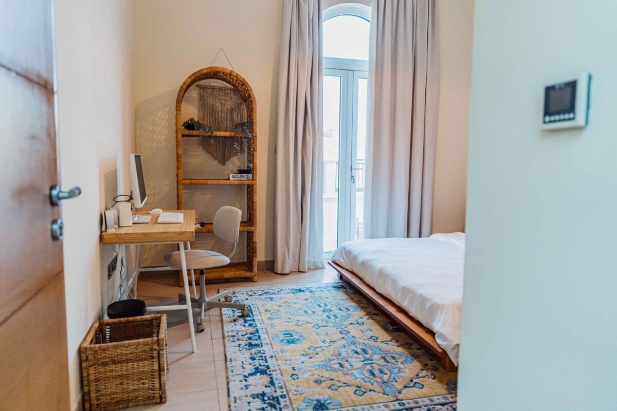Stunning 4br Jumeira Park With Pool And Jacuzzi Villa Dubai
