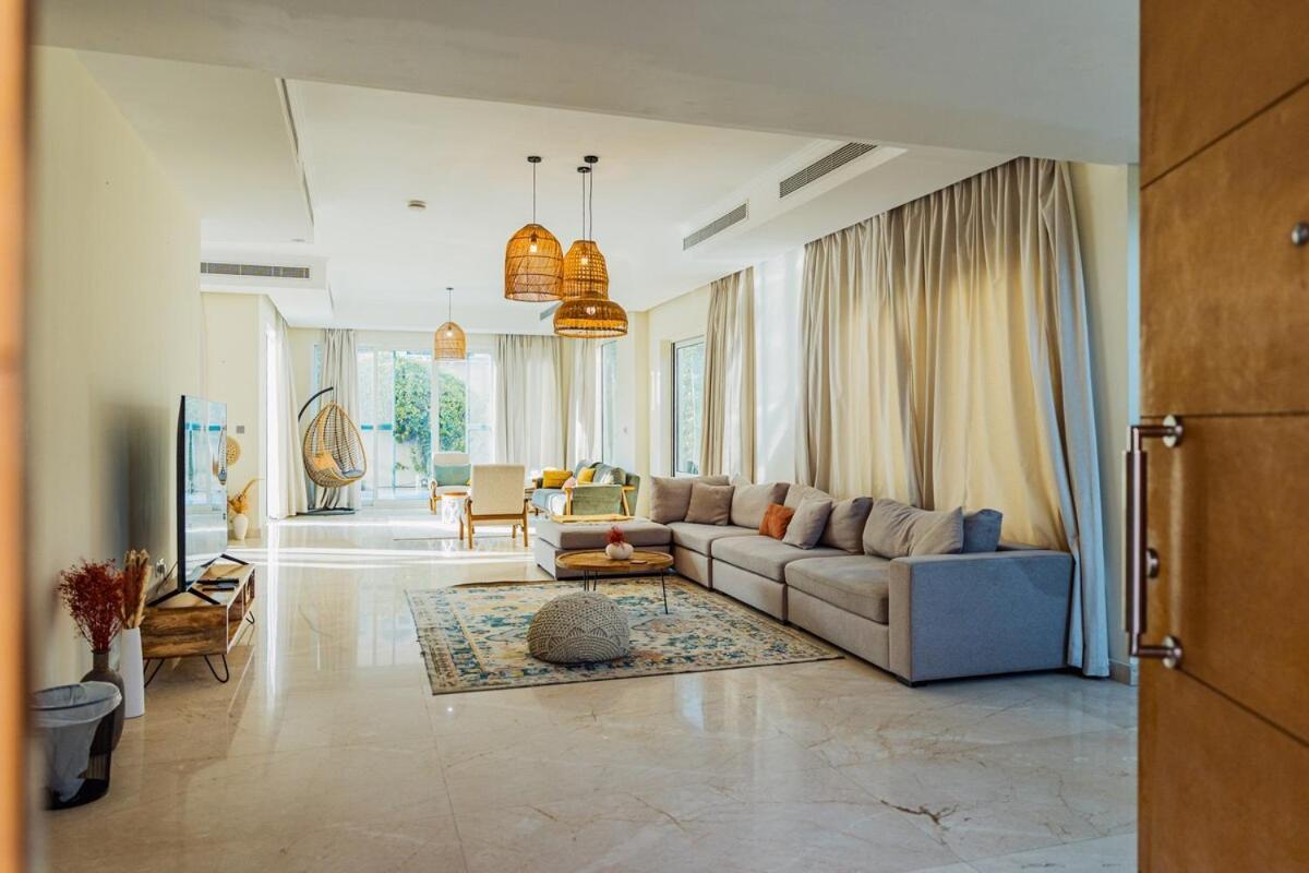 Villa Stunning 4br Jumeira Park With Pool And Jacuzzi