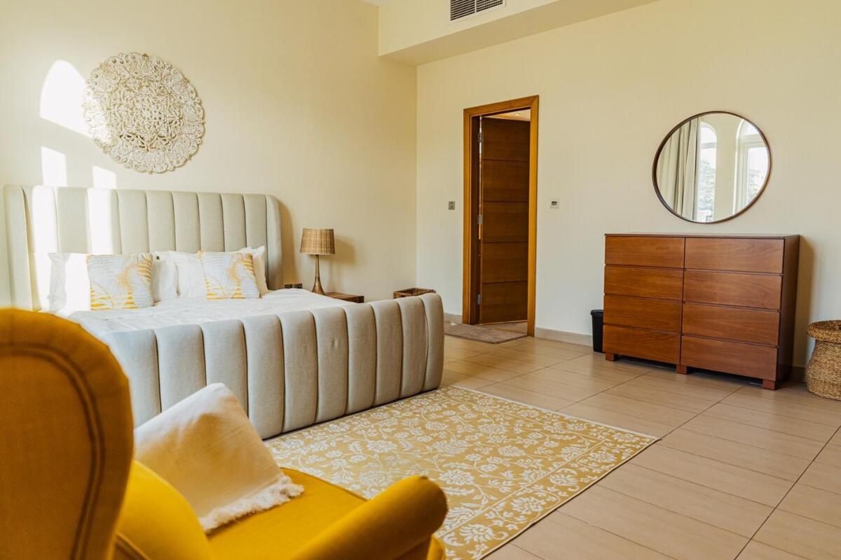 Stunning 4br Jumeira Park With Pool And Jacuzzi Villa