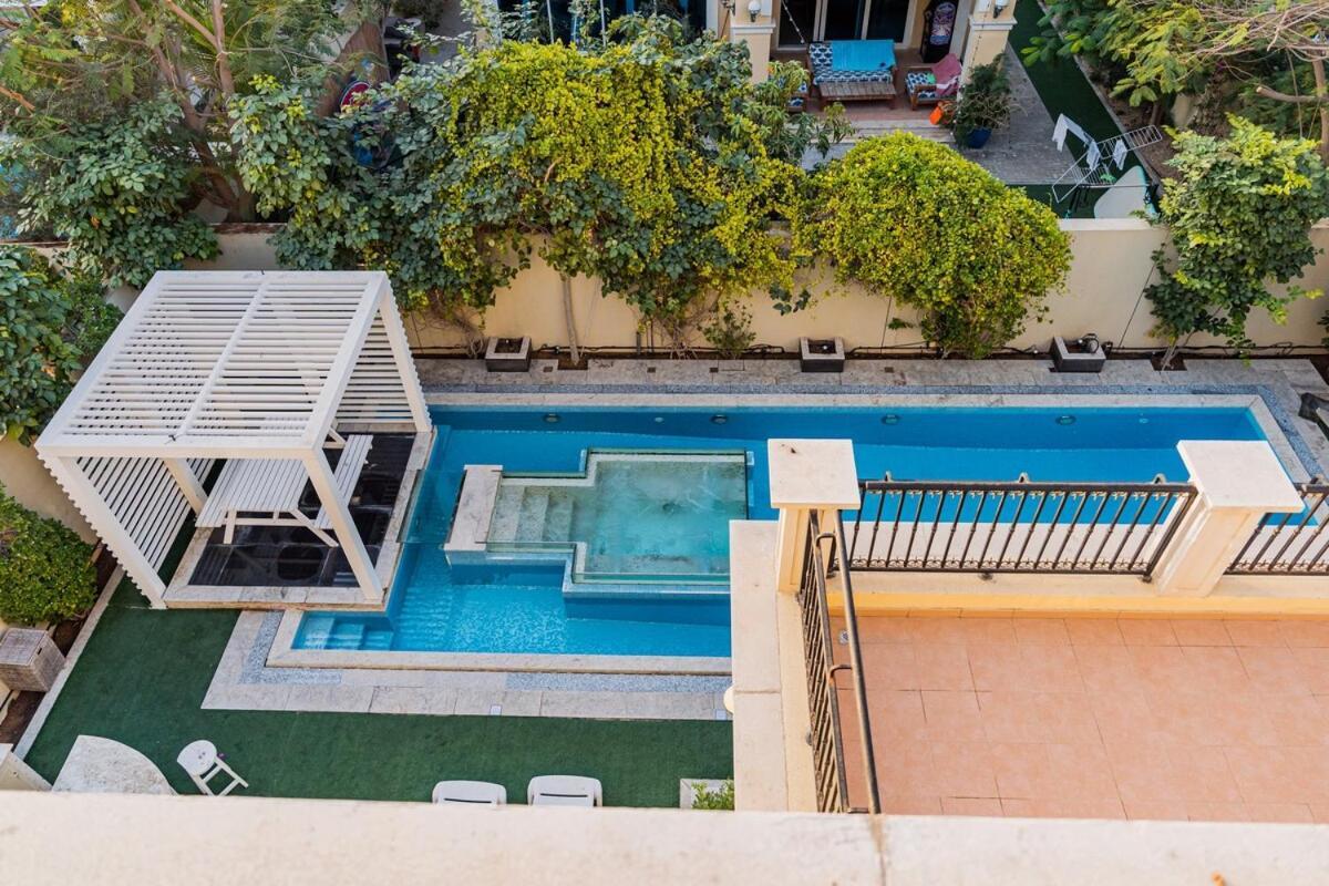 Stunning 4br Jumeira Park With Pool And Jacuzzi Villa Dubai