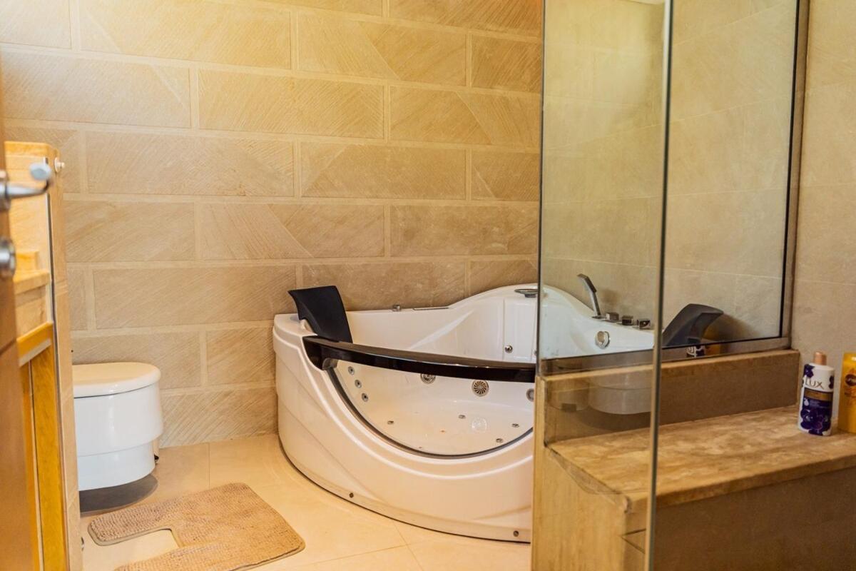 Villa Stunning 4br Jumeira Park With Pool And Jacuzzi Dubai
