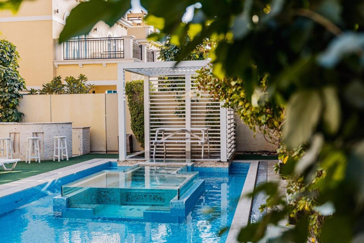 Stunning 4br Jumeira Park With Pool And Jacuzzi Dubai