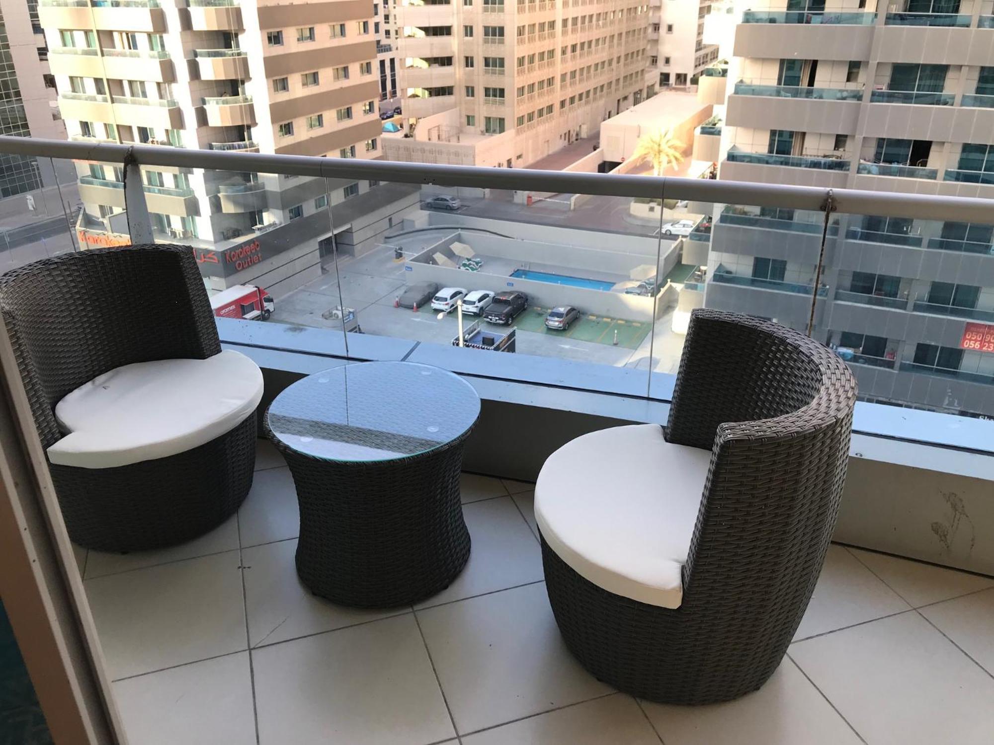 Cozy One Bedroom Close To And Metro Station *