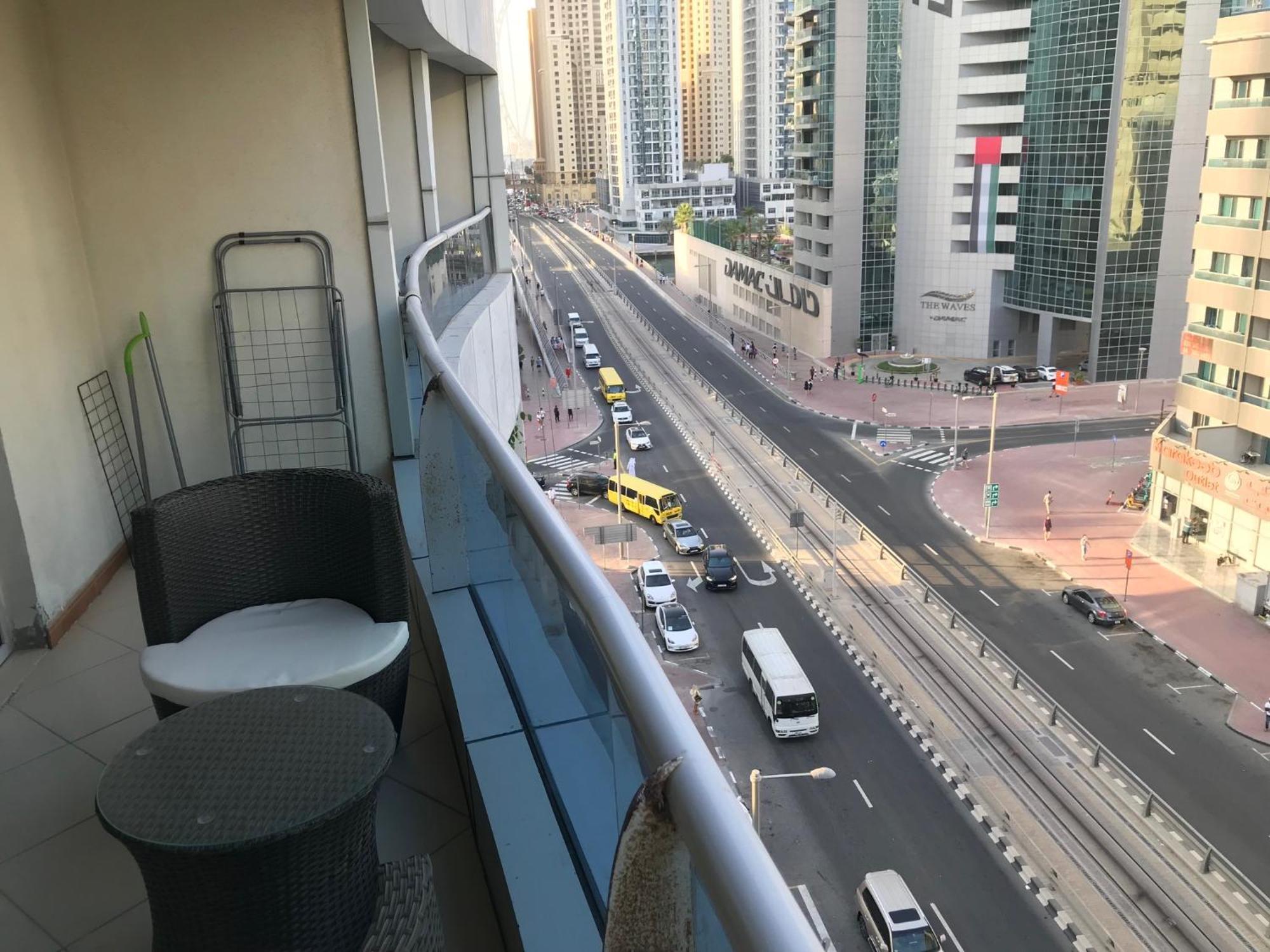 Cozy One Bedroom Close To And Metro Station Apartment