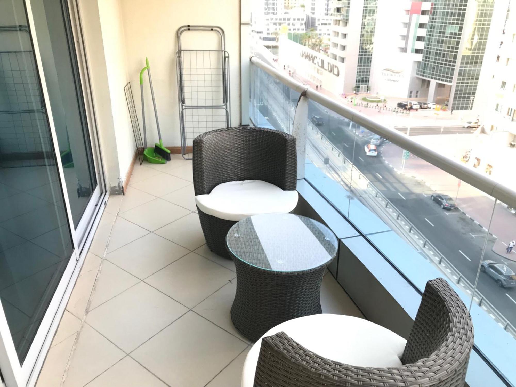 Apartment Cozy One Bedroom Close To And Metro Station Dubai