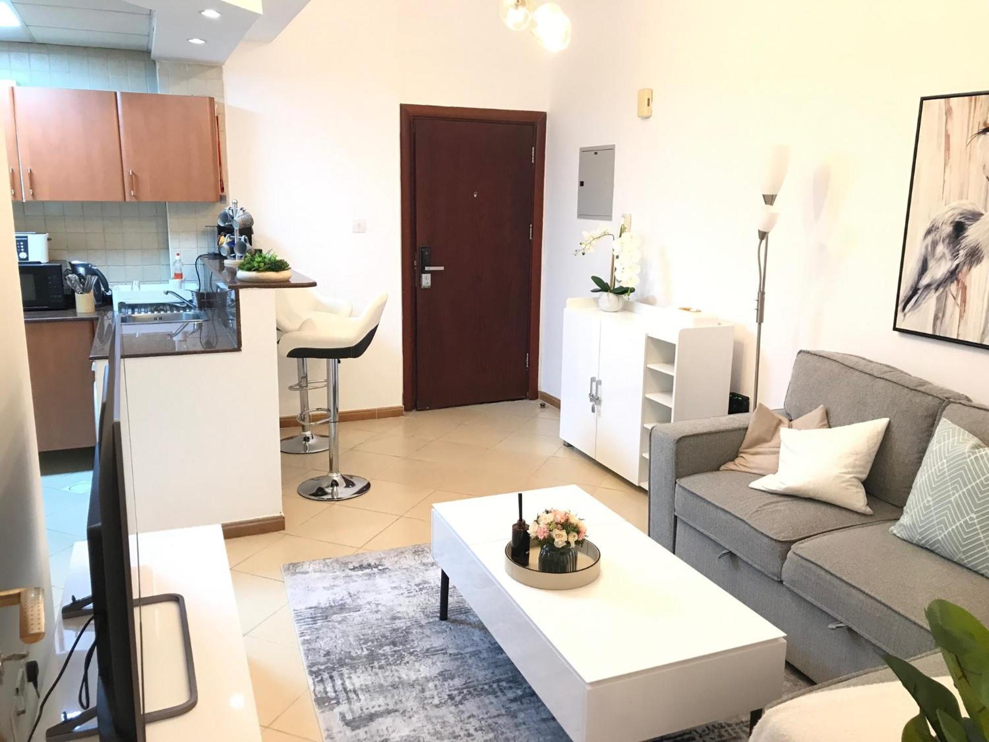 Cozy One Bedroom Close To And Metro Station Dubai