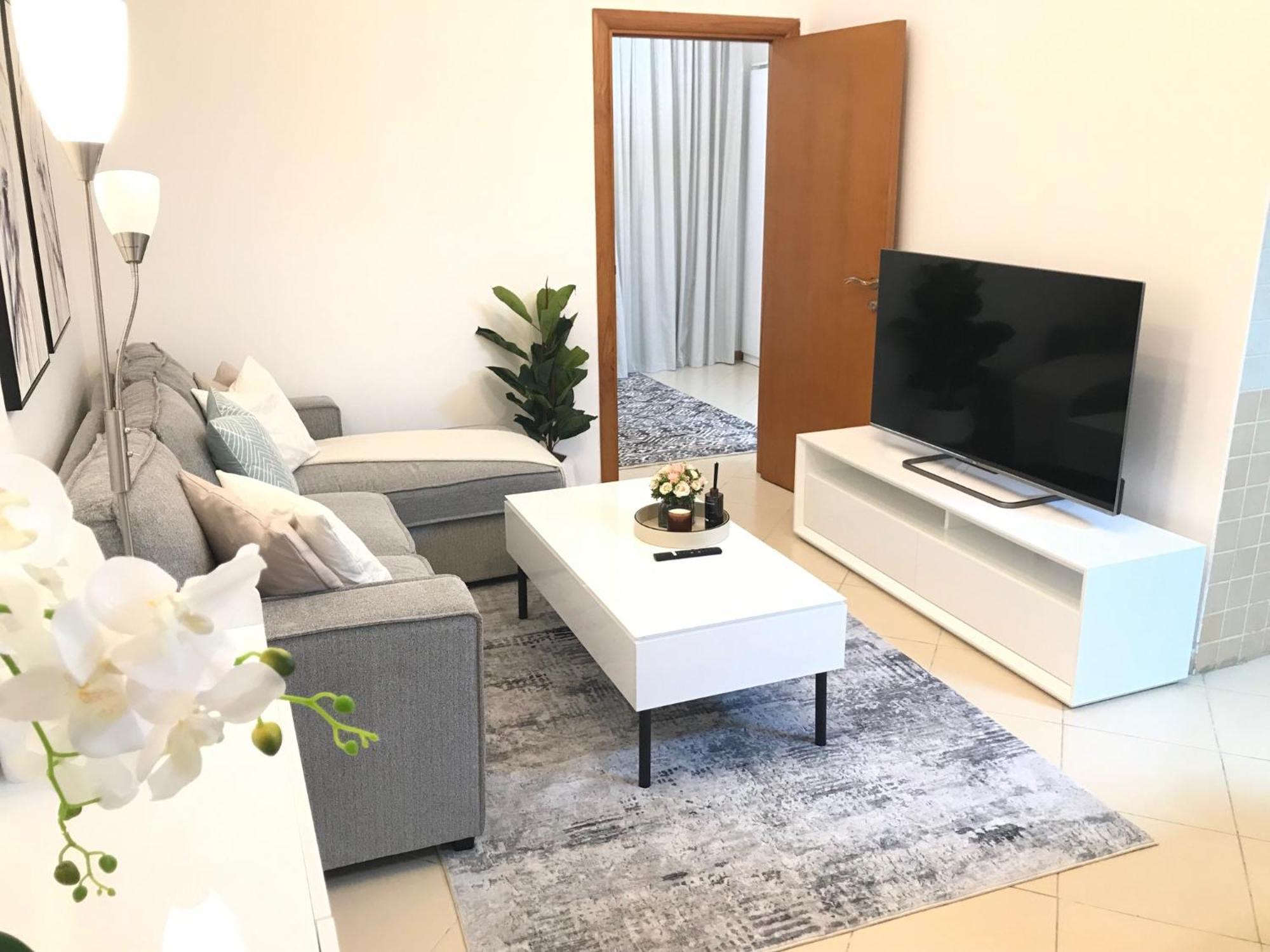 Cozy One Bedroom Close To And Metro Station Apartment Dubai