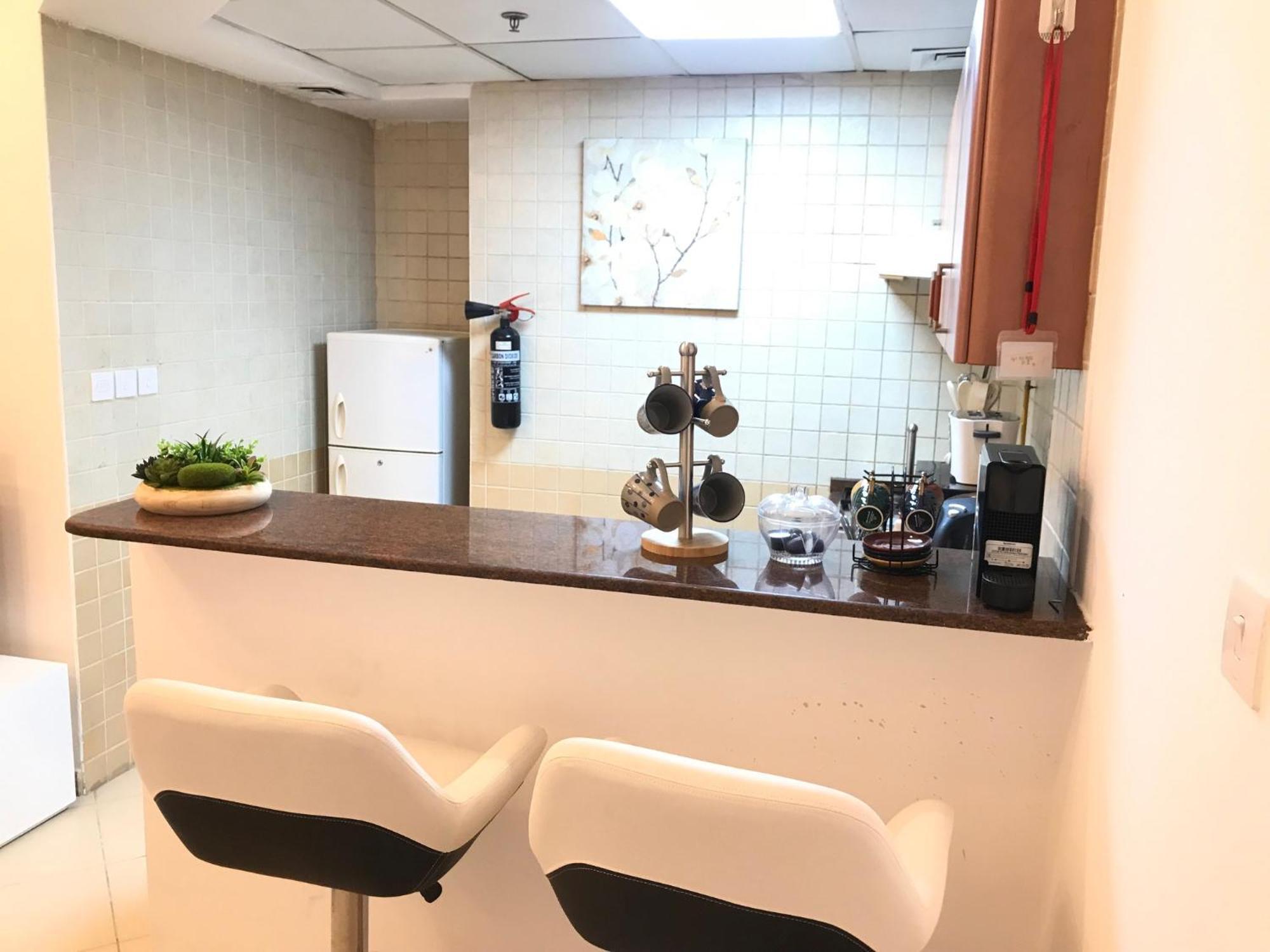 Cozy One Bedroom Close To And Metro Station