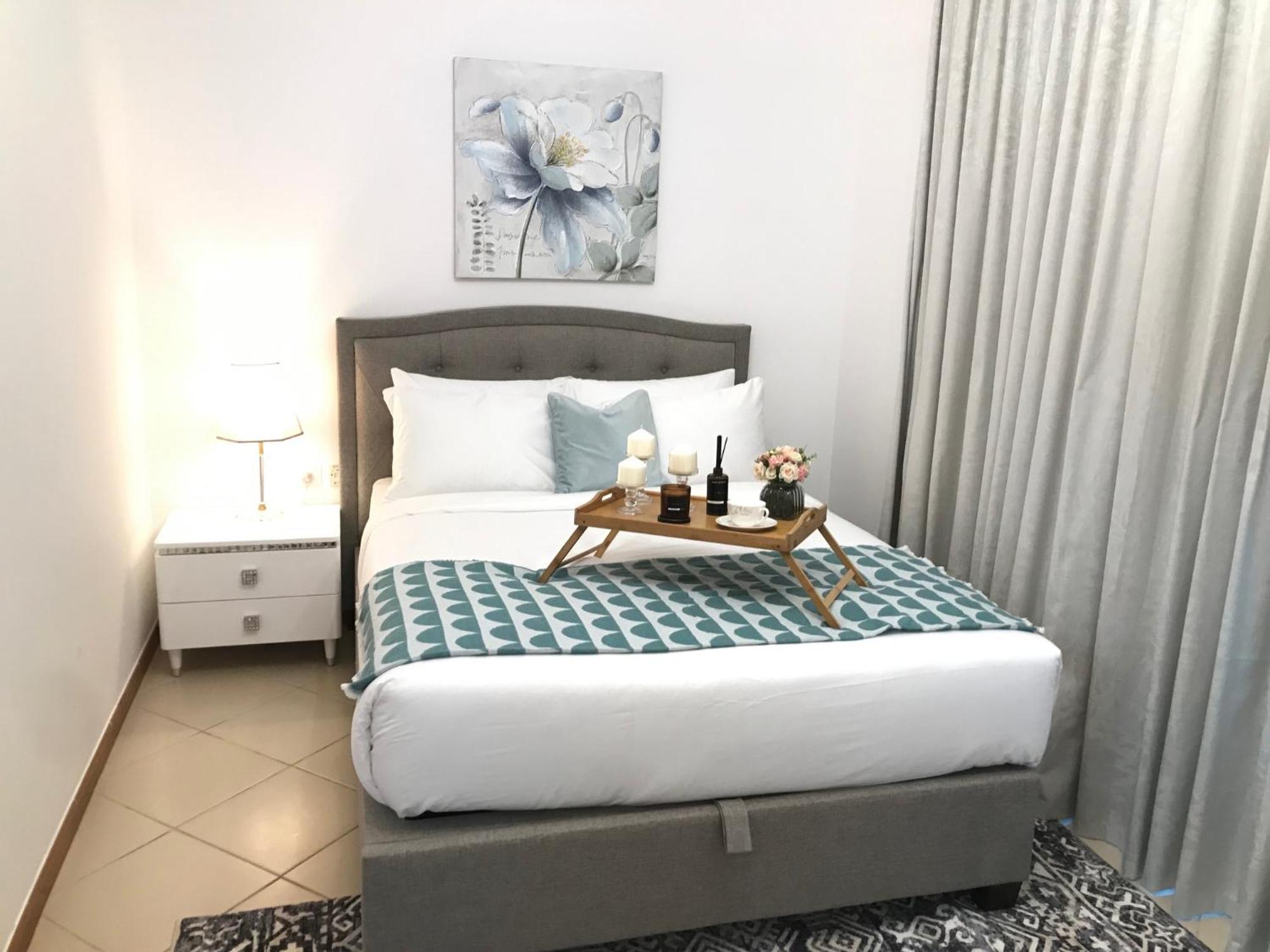 Cozy One Bedroom Close To And Metro Station * Dubai