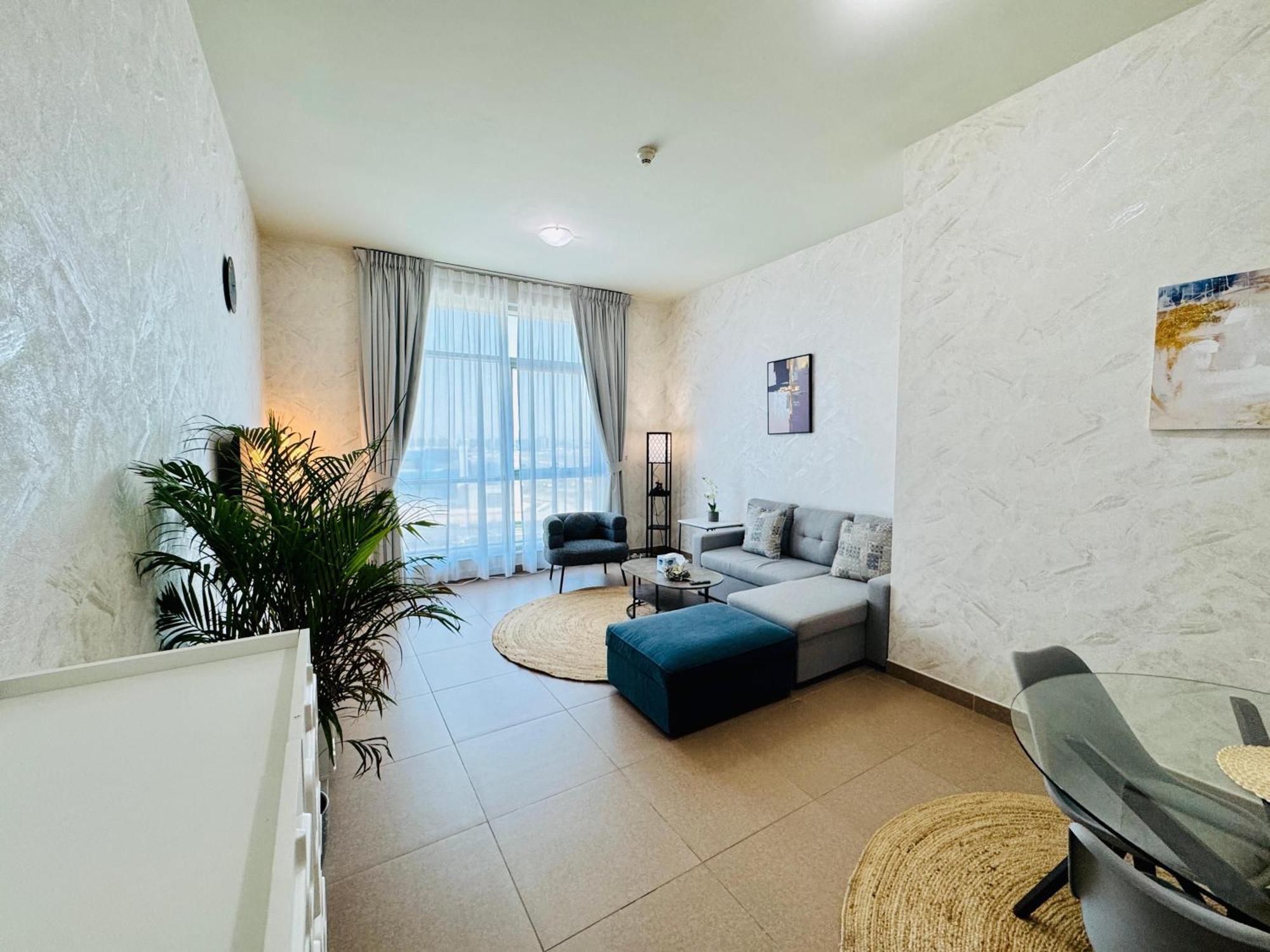 Hm- 702 Specious And Large Fully Furnished One Bedroom Apartment
