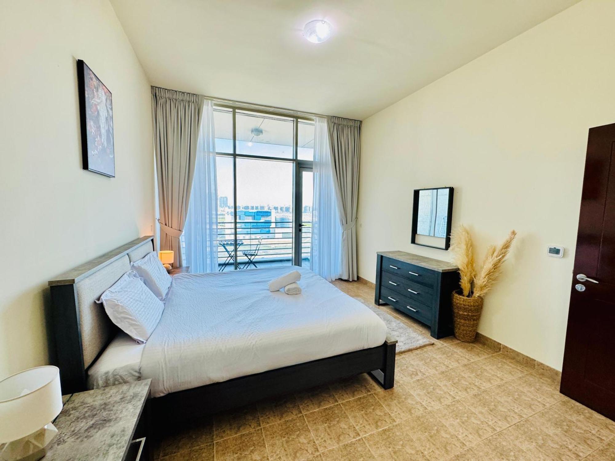 Hm- 702 Specious And Large Fully Furnished One Bedroom