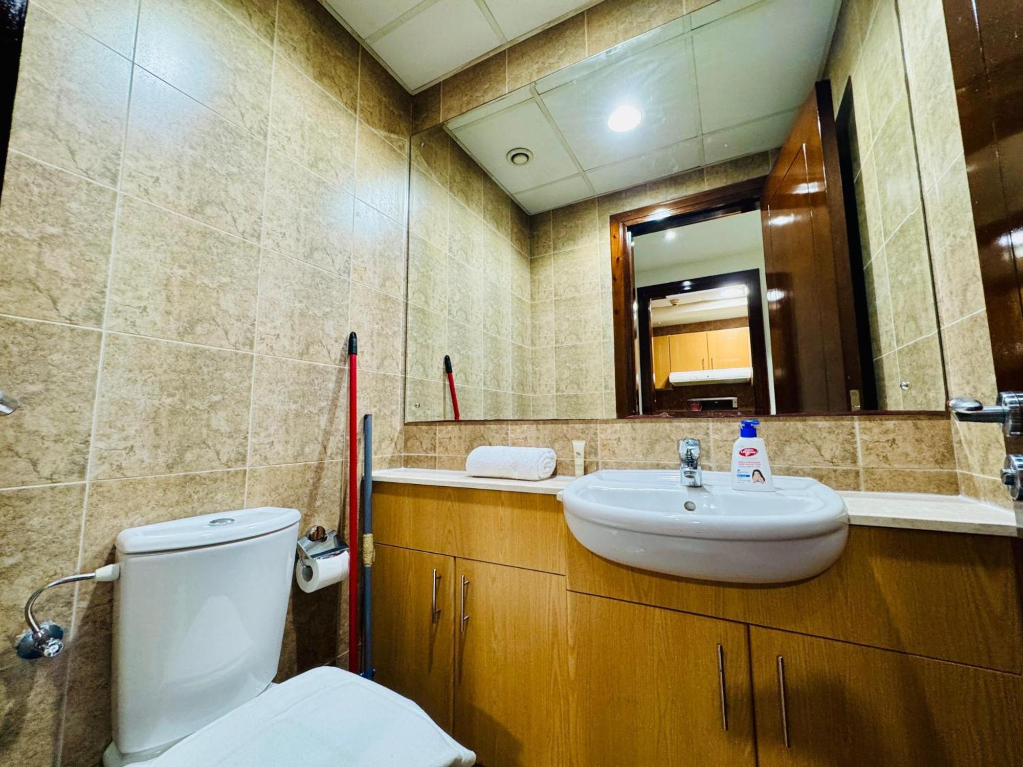 Hm- 702 Specious And Large Fully Furnished One Bedroom * Dubai