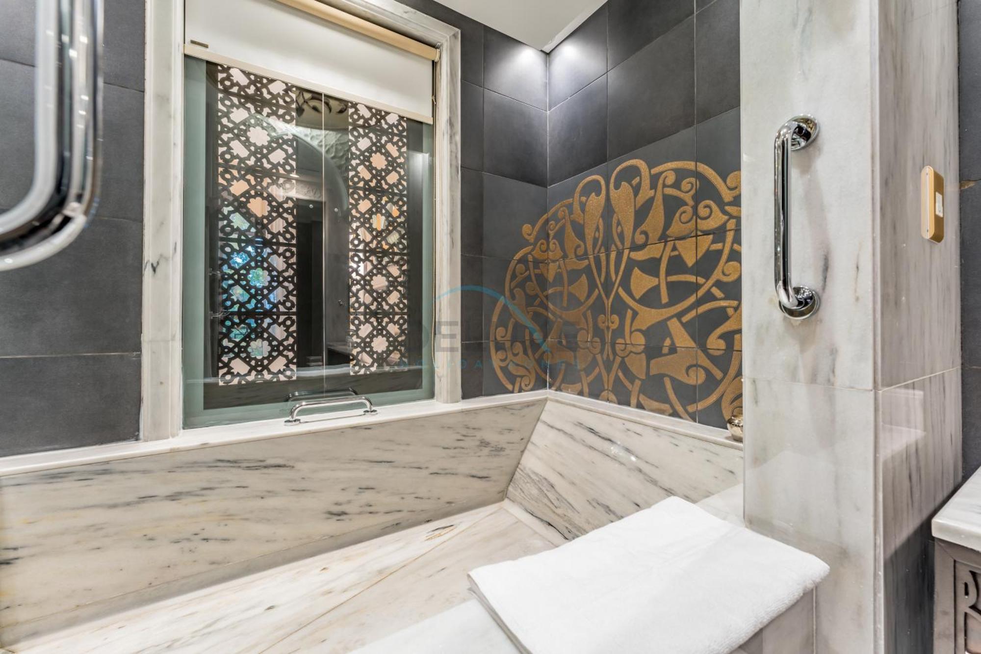 Near 5br And Assistant With Private Pool And Balcony, Jumeirah Zabeel Saray Villa, Palm Jumeirah By Deluxe Homes *