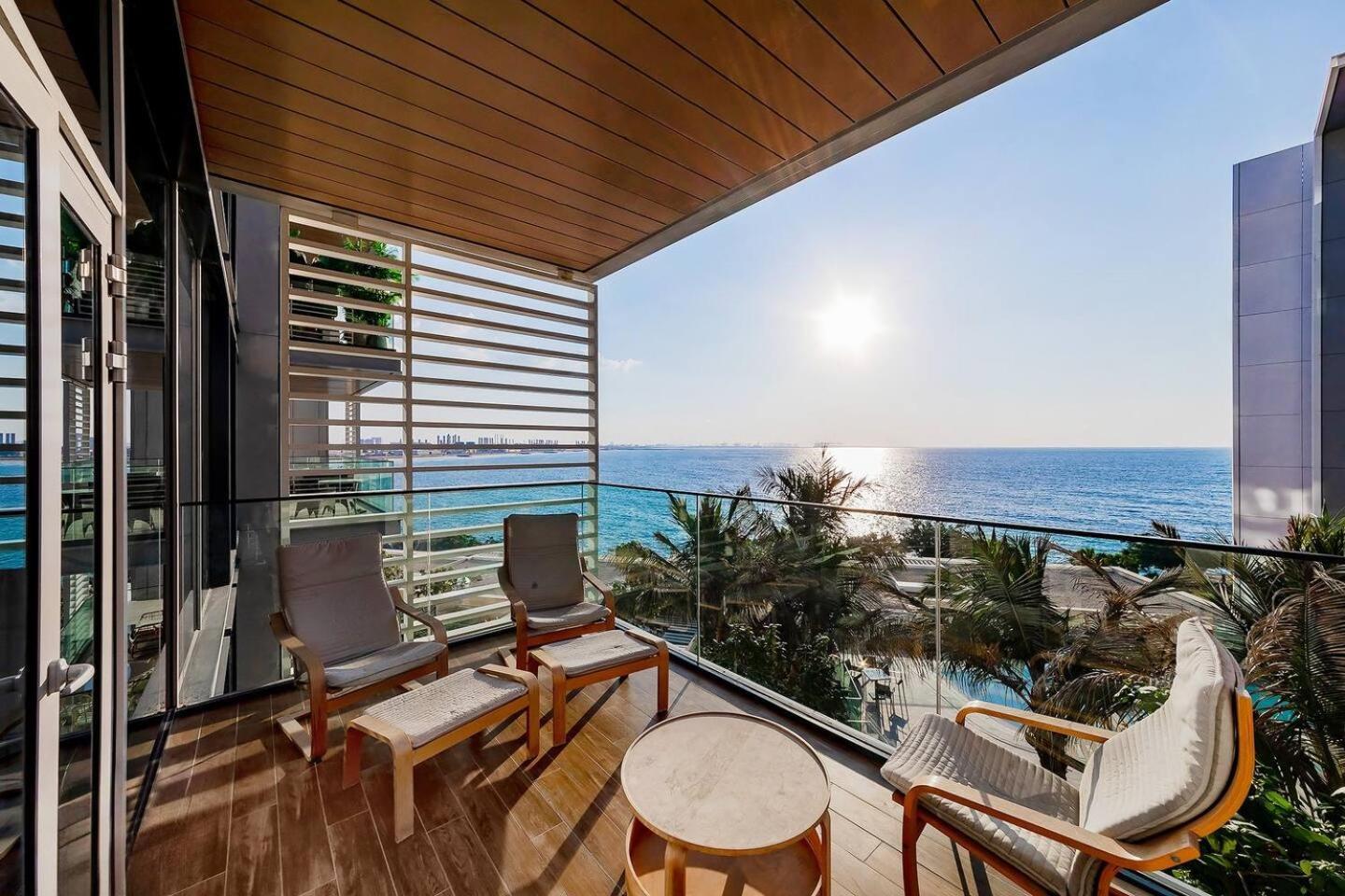 Bluewaters Sea View 2br Pool & Gym & Beachfront Apartment *