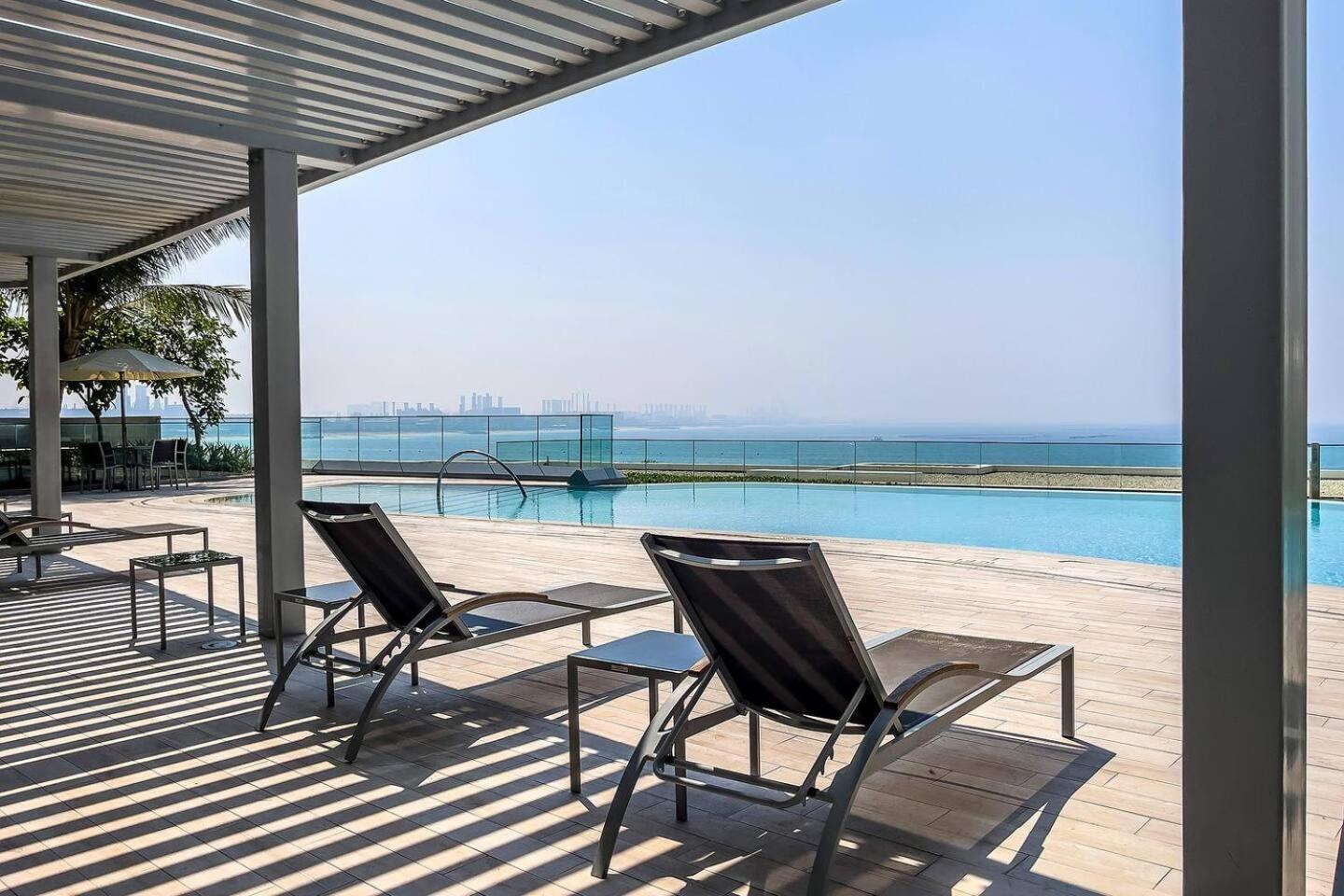 Bluewaters Sea View 2br Pool & Gym & Beachfront Apartment Dubai