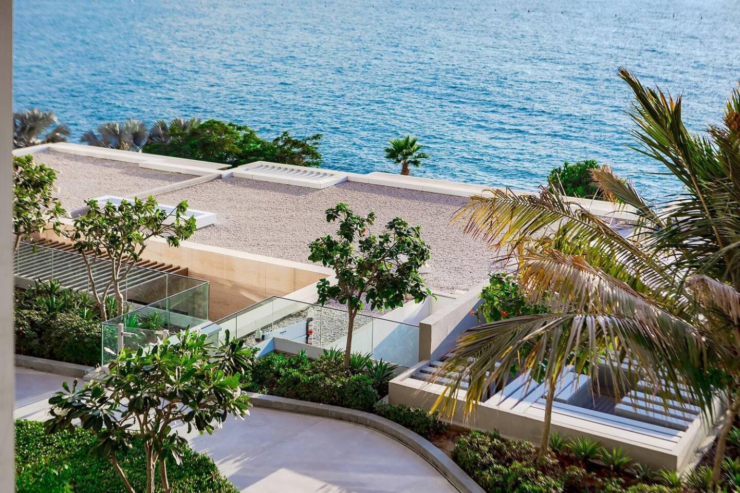 Bluewaters Sea View 2br Pool & Gym & Beachfront *