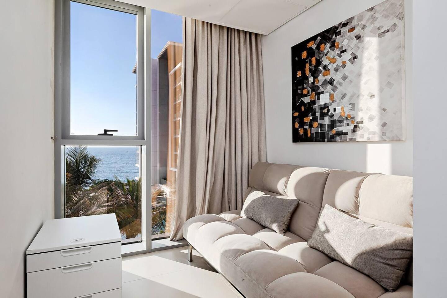 Bluewaters Sea View 2br Pool & Gym & Beachfront Dubai